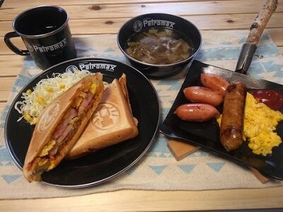 キャンプ料理(ホットサンド)