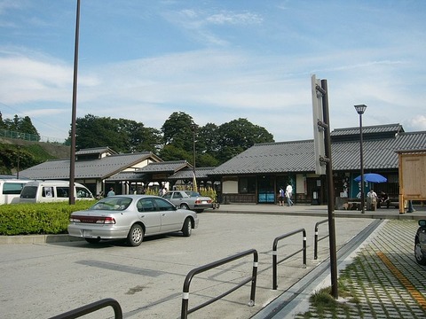 800px-Michinoeki_shinshu_tsutakijuku